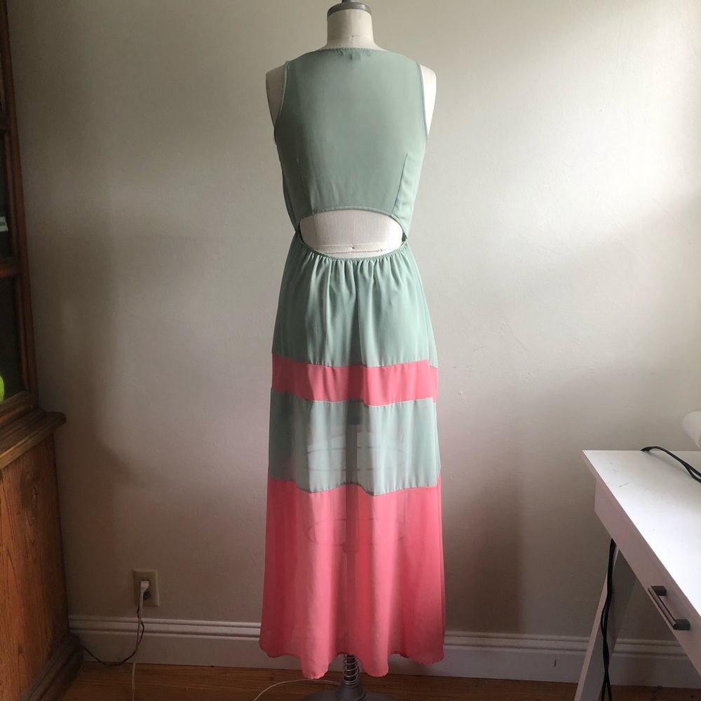 High-Low Cut-Out Back Dress - Picture 2 of 2